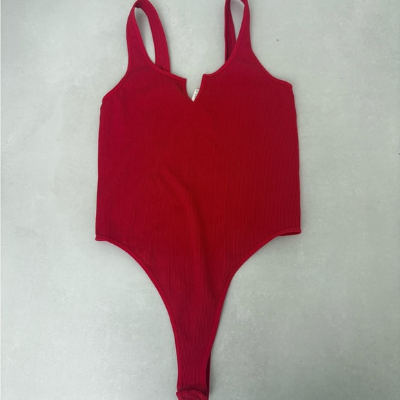 Bozzolo Red Ribbed Tank Top - Picture 2 of 7